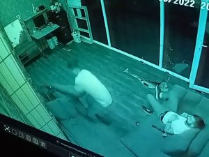 Esenyurt’ta Köpeği İle Şakalaşırken Nereye Kaçacağını Şaşırdı