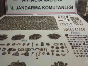 Antalya’da Jandarma 3 Bin 331 Parça Tarihi Eser Ele Geçirdi