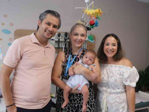 1 Kilo Doğan Çağan Bebek Hayata Tutundu