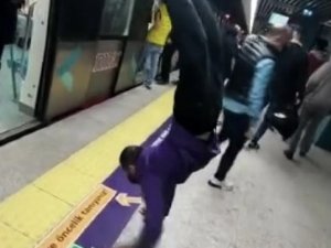 Kadıköy’de Akrobatik Metro Yolculuğu