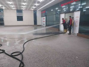 Hastanenin Bahçesi Yıkanarak Dezenfekte Edildi