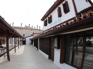 Aytekin Aytekin’in Adı Tarihi Çarşı’daki Sakem Binasına Verildi