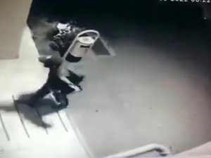 Sabaha Karşı Girdiği Sitede Önce Kapıyı Zorladı, Sonra Bisiklet Çalarak Kaçtı