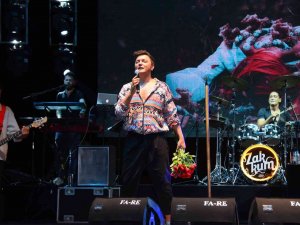 Salihli’de Kurtuluş Coşkusu Zakkum Konseriyle Devam Etti