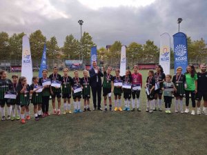U-13 Kız Futbol Turnuvası’nın Kocaeli Kadın Futbol’u Şampiyon Oldu