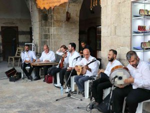 Tarihi Gümrük Han’da Urfa Ezgileri Yankılandı