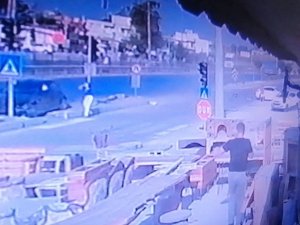 Lüks Otomobillerin Kazasında Kadın Sürücü Ölümden Döndü, Yaşadığı Korku Kameraya Yansıdı
