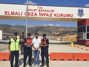 Antalya’da 6 Yıl Hapis Cezası Bulunan Şüpheli Jandarmaya Takıldı