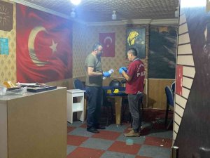 Kıraathanede Çıkan Silahlı Kavgada 2 Kardeş Yaralandı