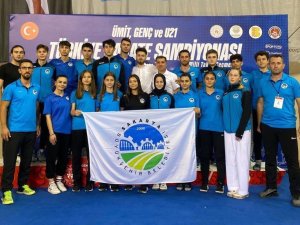 Sakarya Büyükşehir Karate Sporcuları Gururlandırdı