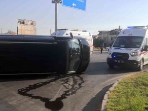 Aksaray’da Minibüsle Otomobil Çarpıştı: 2’si Çocuk 6 Kişi Yaralandı