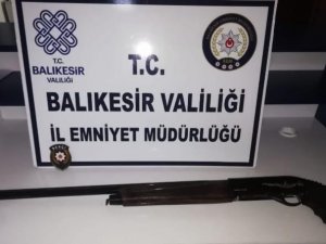 Balıkesir’de Polis 85 Aranan Şahsı Gözaltına Aldı