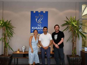 Yazar Tuna Kiremitçi Yeni Romanını Kuşadası’nda Yazmaya Başladı