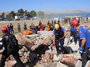 Elazığ’da 345 Personelin Katıldığı Deprem Ve Yangın Tatbikatı Nefes Kesti
