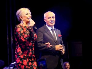 Altın Biber Festivali’ne Muazzez Ersoy Damga Vurdu