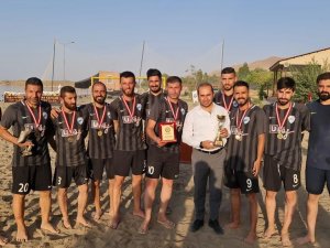Gevaş Belediye Spor Plaj Futbolu Şampiyonu Oldu
