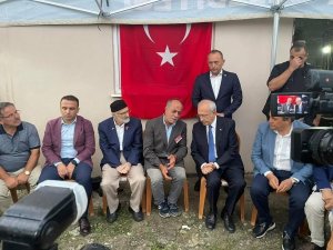 Kılıçdaroğlu Şehit Ailesini Ziyaret Etti
