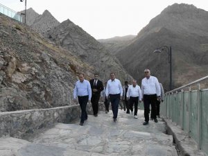 Vali Akbıyık, Çalışmaları Yerinde İnceledi