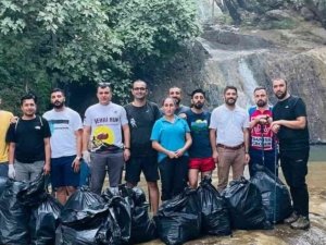 Sporculardan Doğa Gezisi Sonrası 4 Saatlik Temizlik Çalışması
