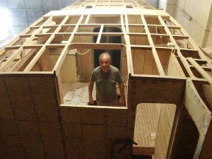 33 Yıllık Doktor, Tekne Yaparak Stres Atıyor