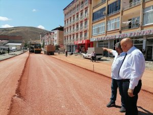 Bayburt’ta Yol Ve Kaldırımlar Yenileniyor
