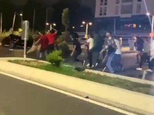 Beylikdüzü’nde 10 Kişi, Eğlence Mekanı Çıkışında Yabancı Uyruklu Adamı Dövdü