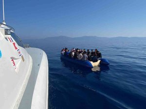 İ̇zmir Açıklarında Göçmen Hareketliliği: 203 Göçmen Karaya Çıkartıldı