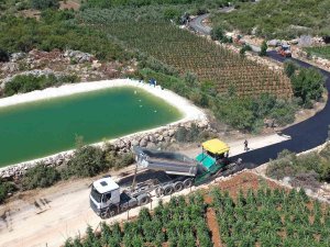 Erdemli’de 1 Yılda 450 Kilometre Asfalt Yol Hedefleniyor