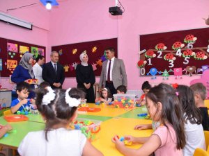 Vali Gürel Minik Öğrencilerin Okul Heyecanına Ortak Oldu