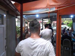 Kıraathanede Kumar Oynarken Yakalandılar