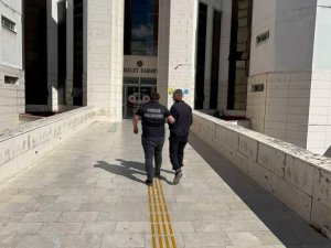 Edremit’te Yaklaşık Bir Kilo Esrar Ele Geçirildi
