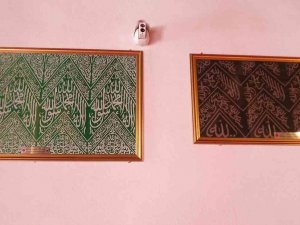 Mukaddes Emanetleri Tarihi Sivrihisar Ulu Camii’ne Bağışladı