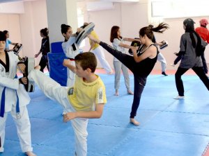 Pamukkaleli Gençler Yaz Spor Kurslarıyla Sporu Sevdi