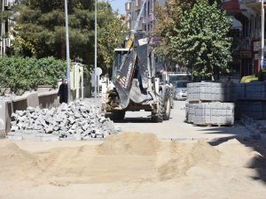 Siirt’te Kilit Parke Ve Yol Bakım Çalışmaları Devam Ediyor