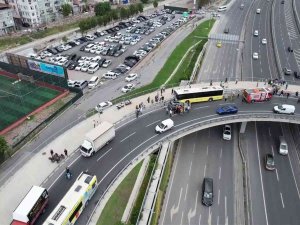 Yenikapı’da İ̇ett Otobüsü Araçlara Çarpa Çarpa İlerledi: 12 Yaralı