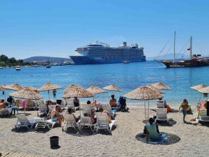 Bodrum’a 2 Kruvaziyerle 5 Bin 316 Turist Geldi