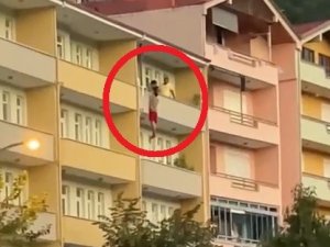 Sinop’ta Balkondan Kendini Atan Genç Tedavi Gördüğü Hastanede Hayatını Kaybetti