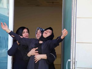 Genç Motosiklet Sürücüsünün Hayatını Kaybettiği Kaza Anı Kamerada