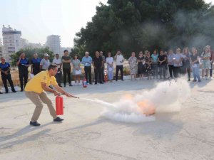 Mezitli Belediyesi Çalışanlarına Yangın Tatbikatı