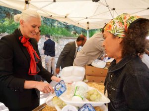 Şeyh Edebali Türbesi Yerleşkesinde 4 Bin Kişiye Pilav Dağıtıldı