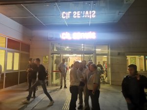 Tokat’ta Mhp’li Belde Belediye Başkanının Makam Aracına Silahlı Saldırı: 2 Yaralı
