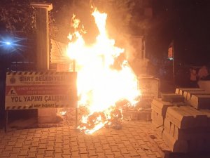 Siirt’te Çöp Konteynerinde Çıkan Yangın Korkuttu