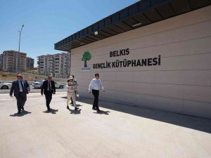 Fadıloğlu, Belkıs Gençlik Kütüphanesi’ni Yerinde İnceledi