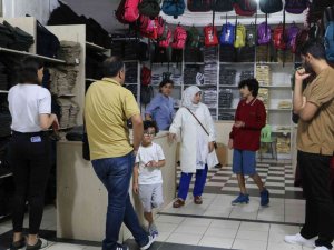 Okulların Açılmasına Günler Kala Üniformalar Raflarda Yerini Aldı