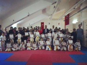 Minik Tekvandocuların Sertifika Sevinci