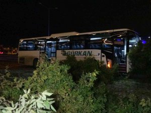 Kontrolden Çıkan İşçi Servisi Ağaçlara Çarparak Durabildi