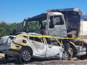 Çalıntı Otomobille Kaza Yaptı, Yanarak Can Verdi