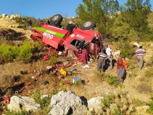 Yangına Giden Orman Personeli Kaza Yaptı: 3 Yaralı