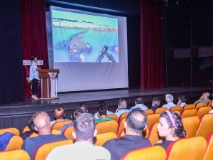 Büyükşehir, Akdeniz Meyve Sineği Zararlısıyla Mücadeleyi Sürdürüyor