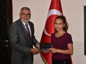 Başkan Bozkurt, Avrupa İkinciliğini Kutladı